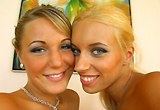 Dvě nadržené české holky a jejích vášnivé lesbické polibky